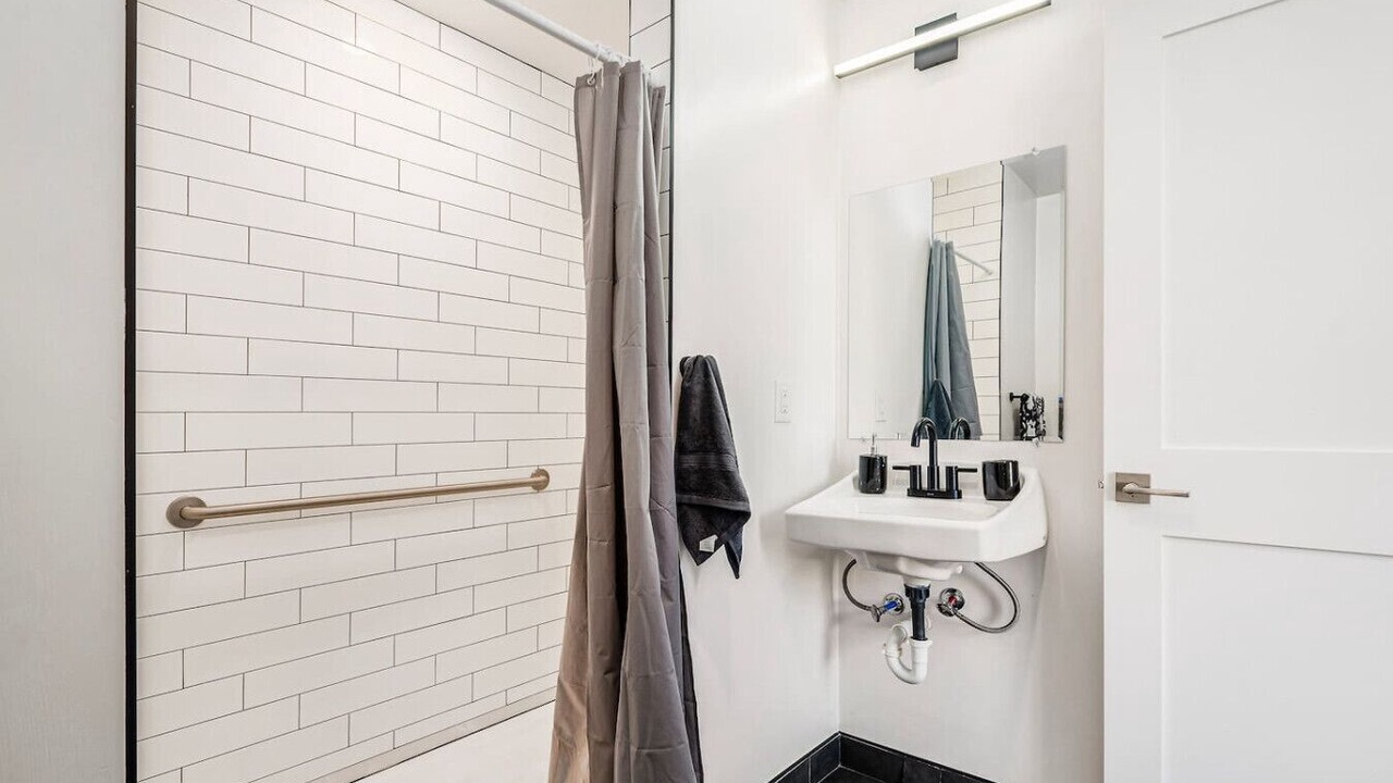 Photo of Bathroom in Downtown Columbus