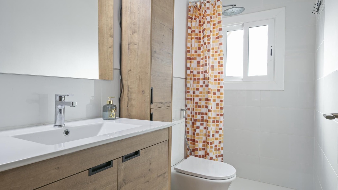 Photo of Bathroom in Pontons
