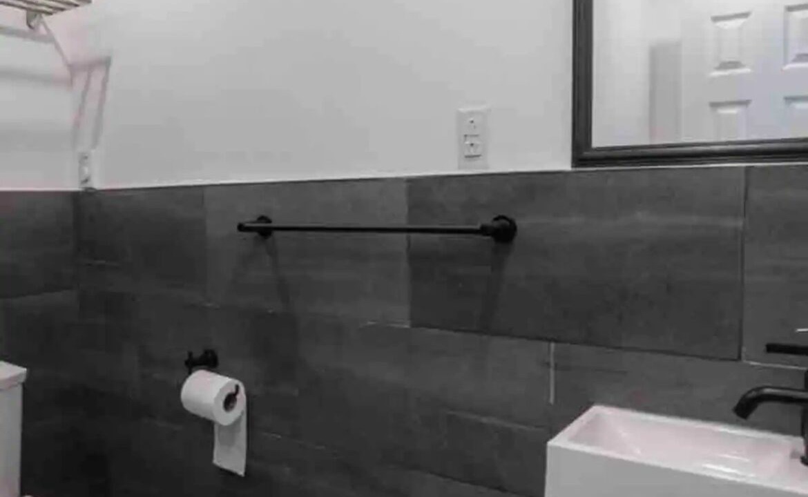 Photo of Bathroom in Gay Village
