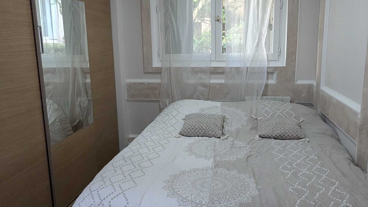 Photo of Bedroom in Plateau - Mont-Valerien
