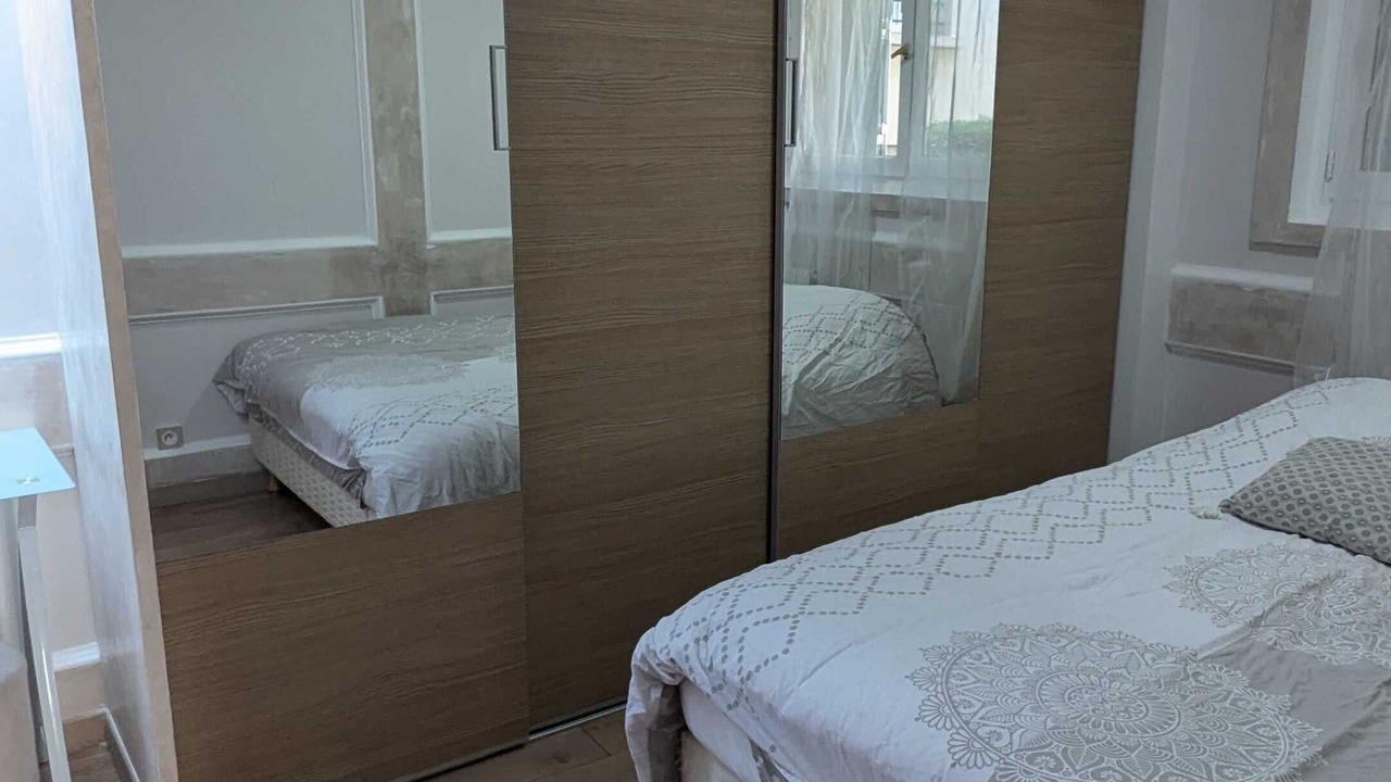 Photo of Bedroom in Plateau - Mont-Valerien