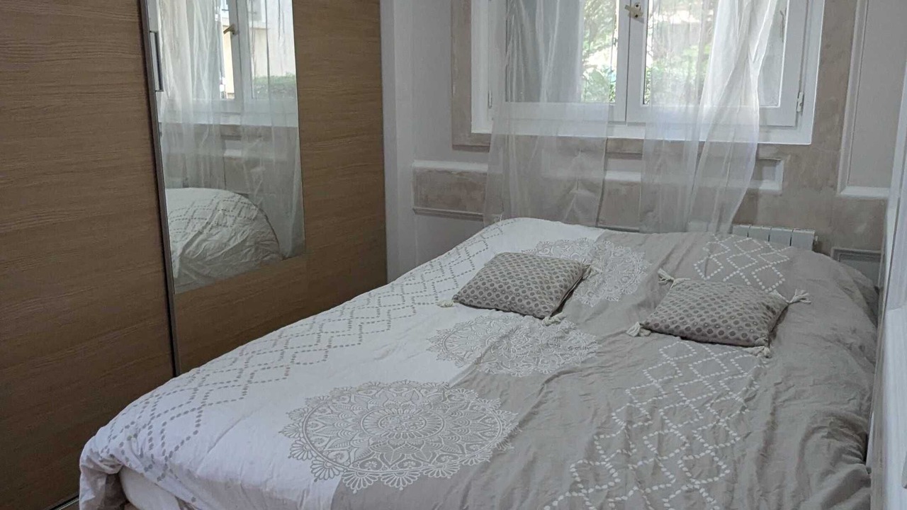 Photo of Bedroom in Plateau - Mont-Valerien