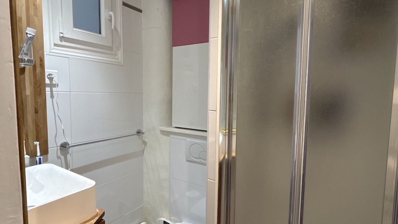 Photo of Bathroom in Quartier de la Salpetriere