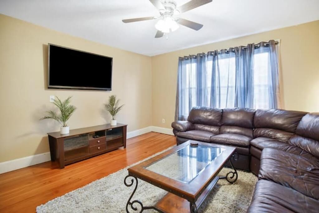 Photo of Livingroom in West Hartford