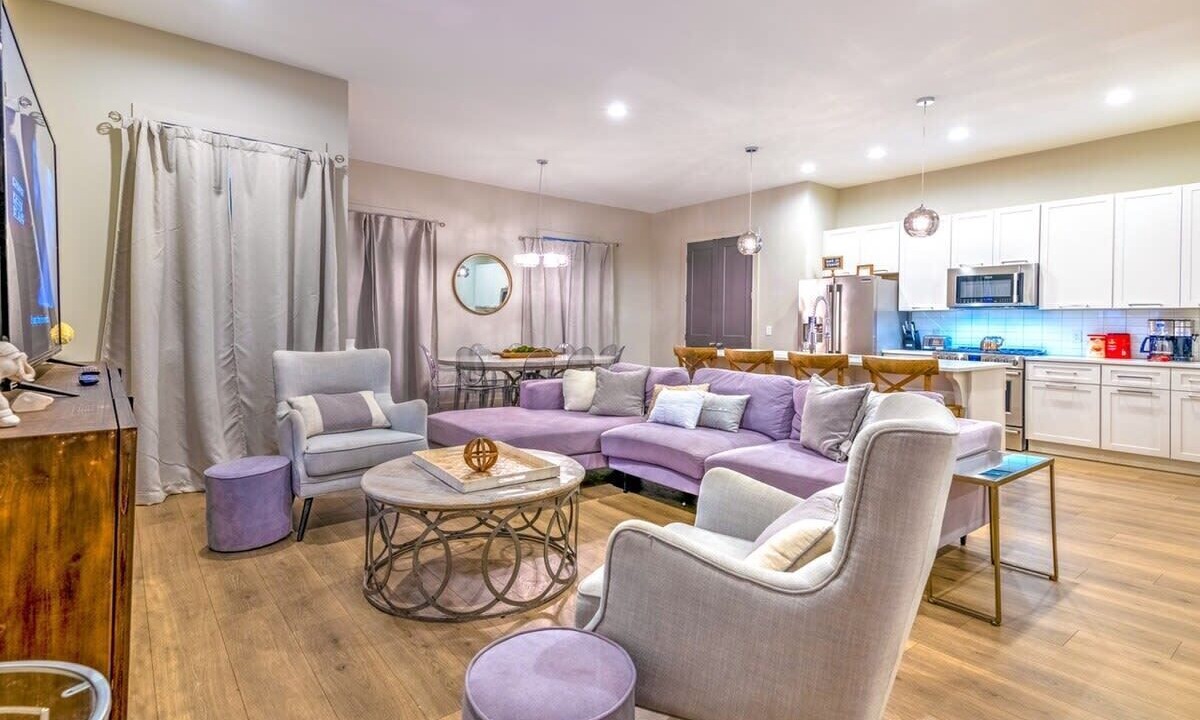 Photo of Livingroom in Berry Hill