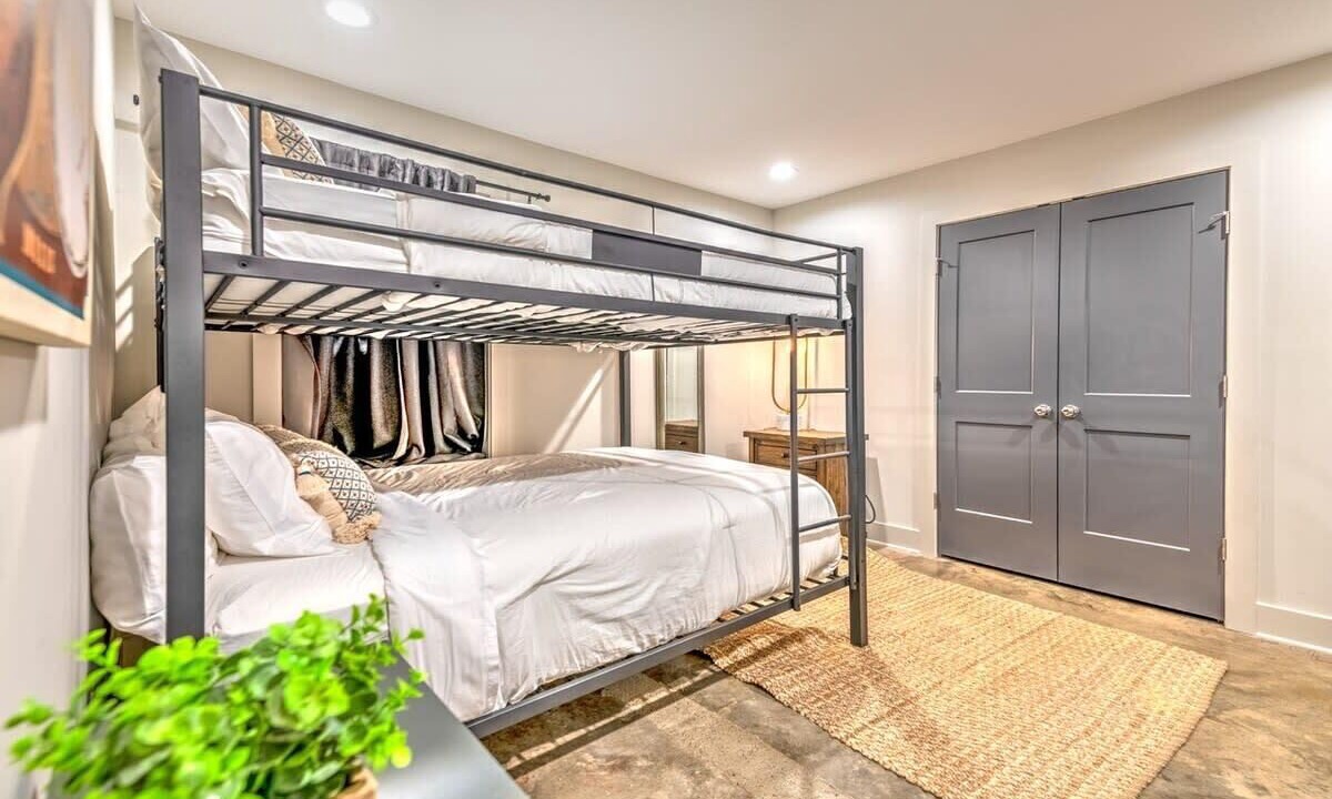 Photo of Bedroom in Berry Hill