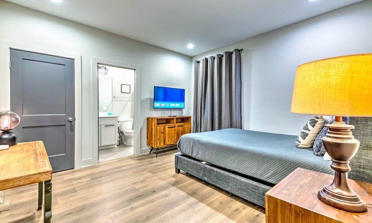 Photo of Bedroom in Berry Hill