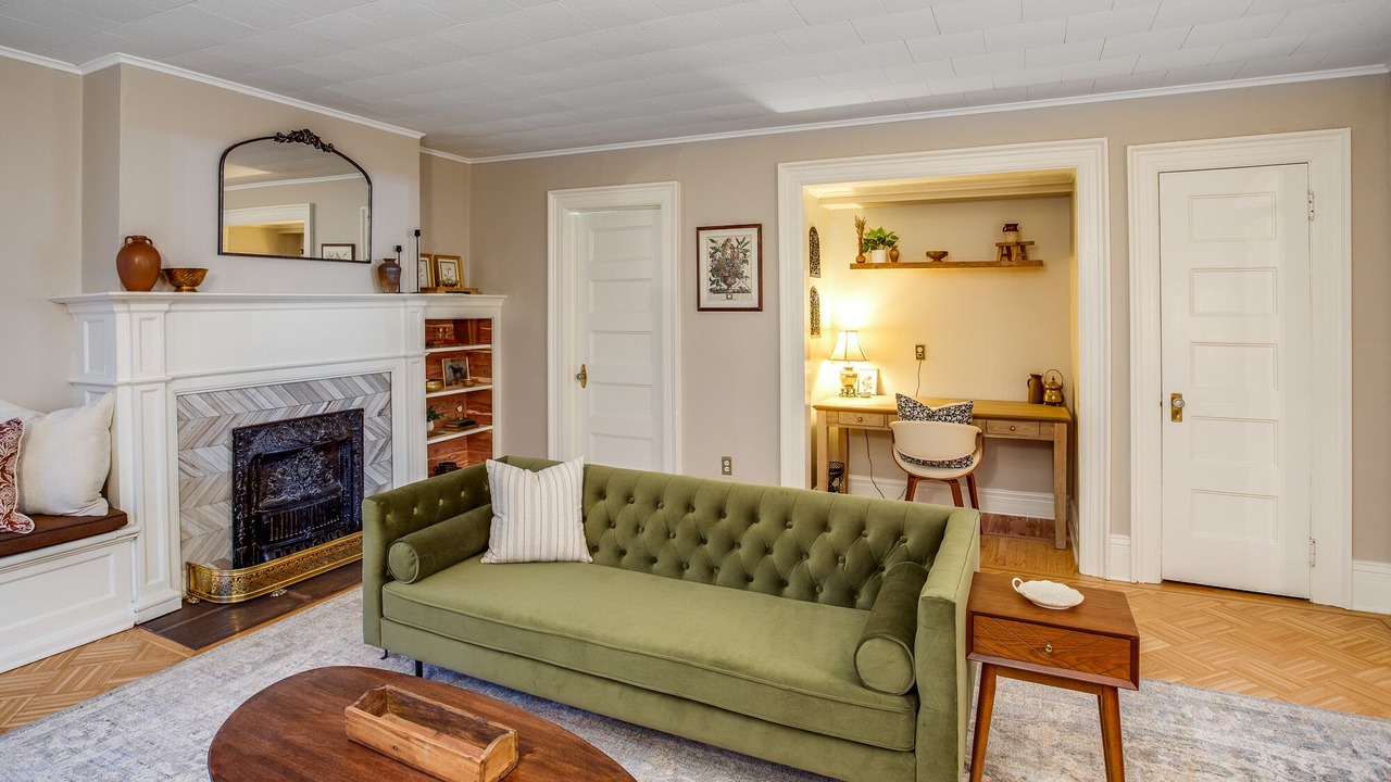 Photo of Livingroom in East Avenue