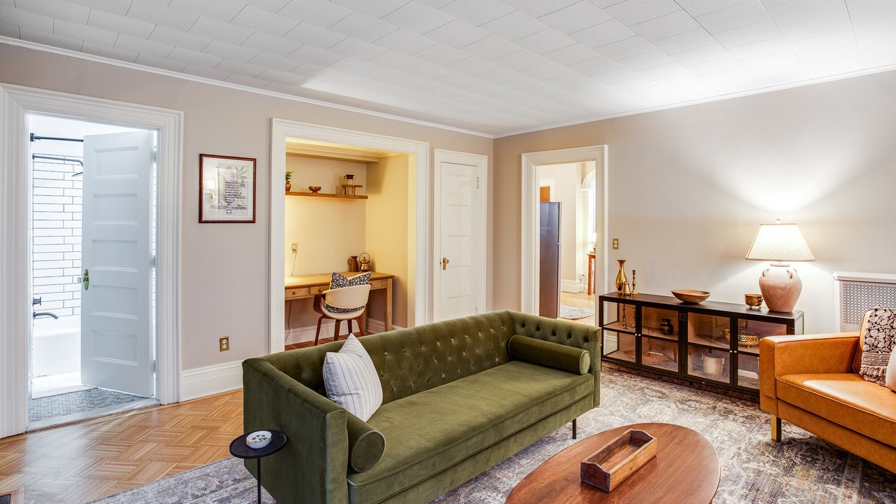 Photo of Livingroom in East Avenue