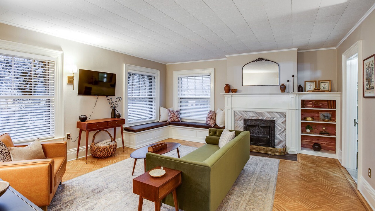 Photo of Livingroom in East Avenue