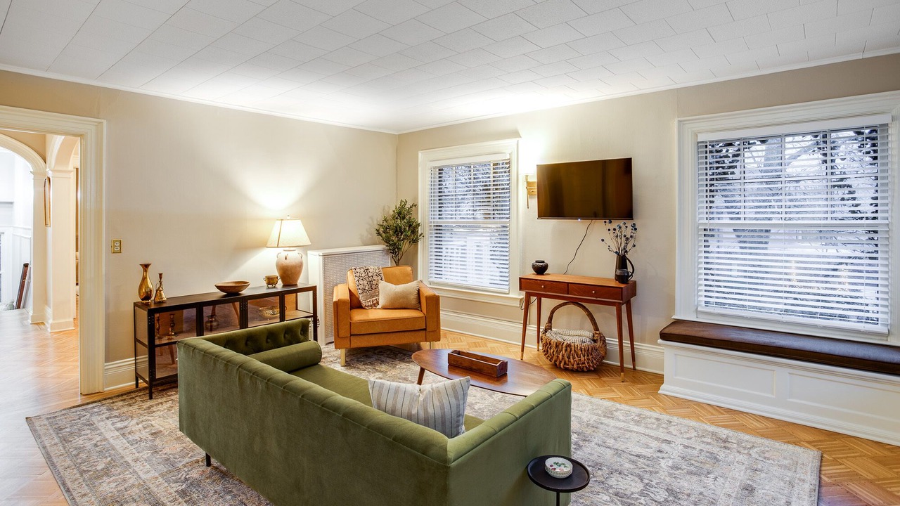 Photo of Livingroom in East Avenue