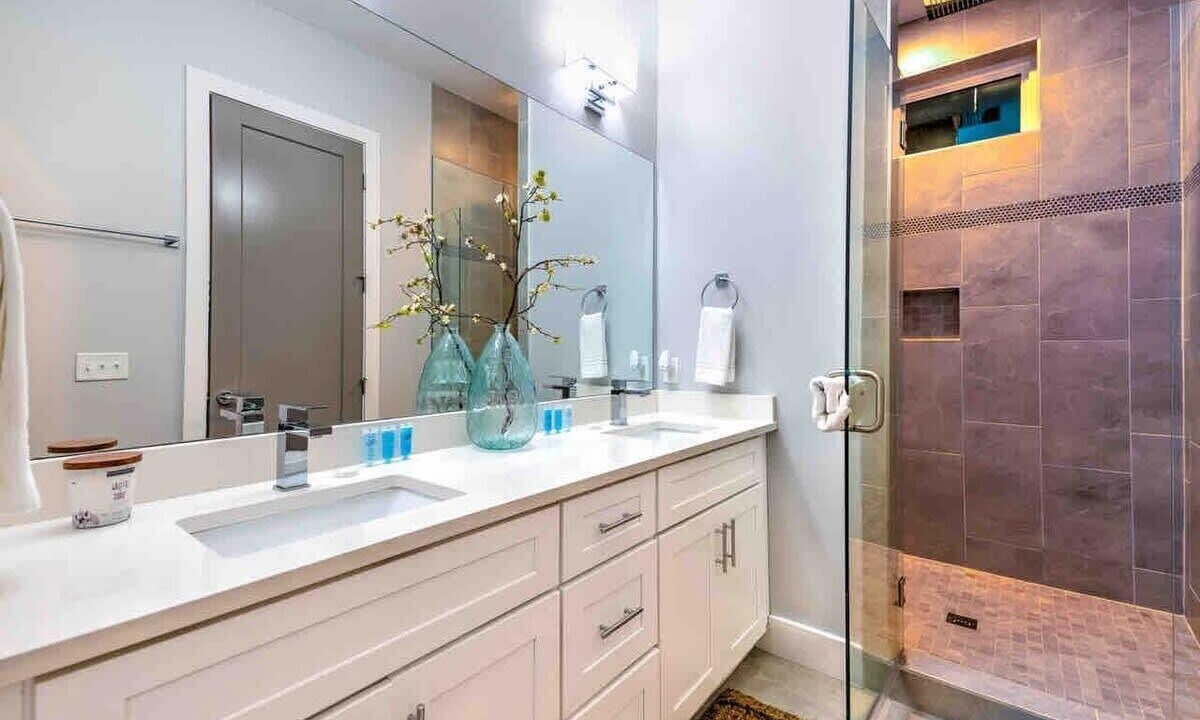 Photo of Bathroom in Eighth Avenue