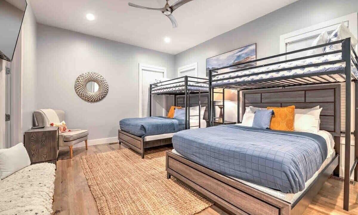Photo of Bedroom in Eighth Avenue