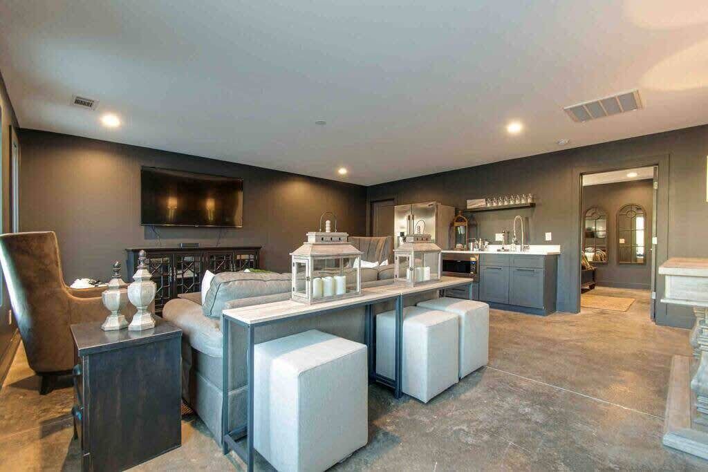 Photo of Livingroom in Berry Hill