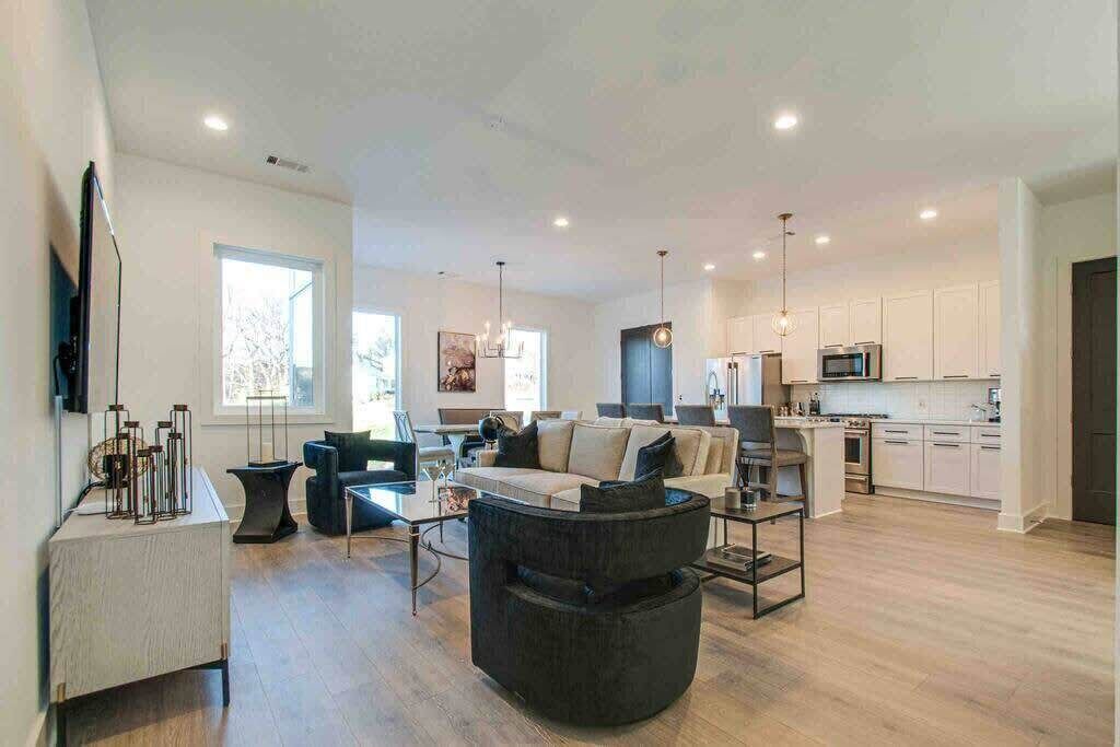 Photo of Livingroom in Berry Hill