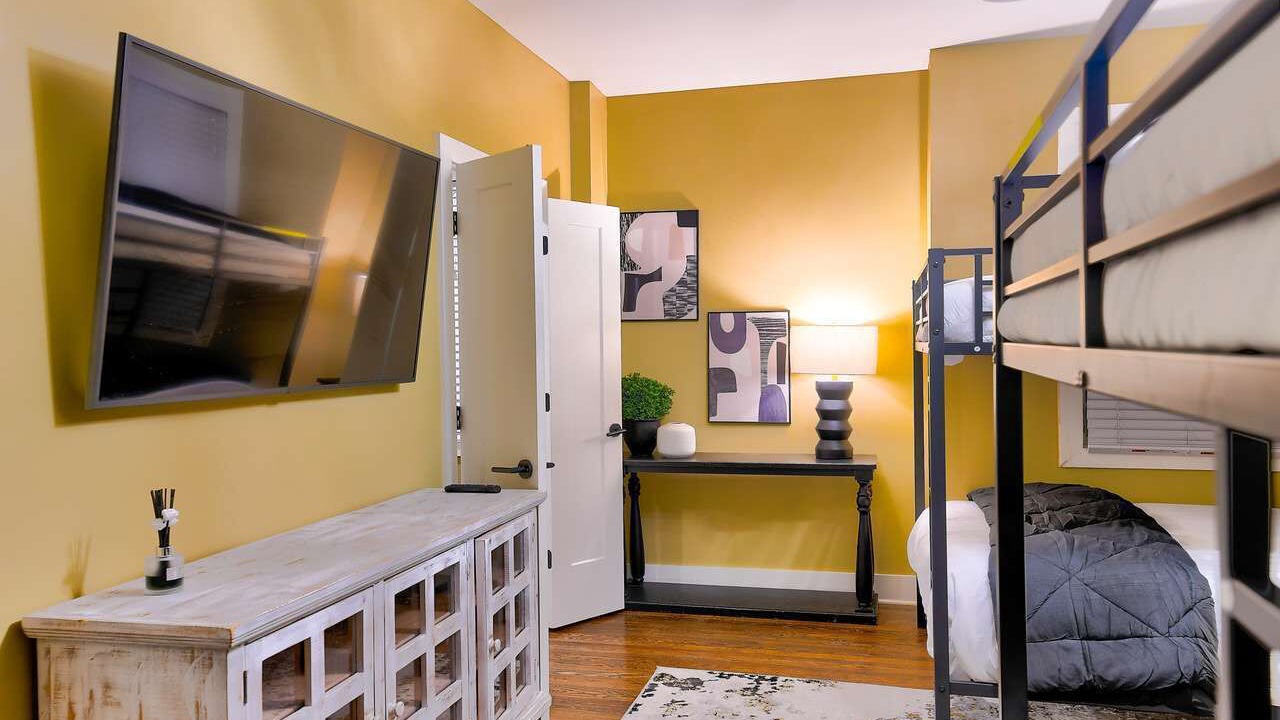 Photo of Bedroom in Hillsboro West End