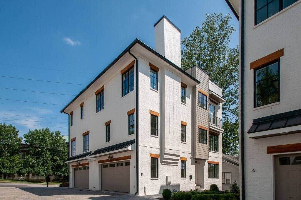 Photo of Outdoor in Hillsboro West End
