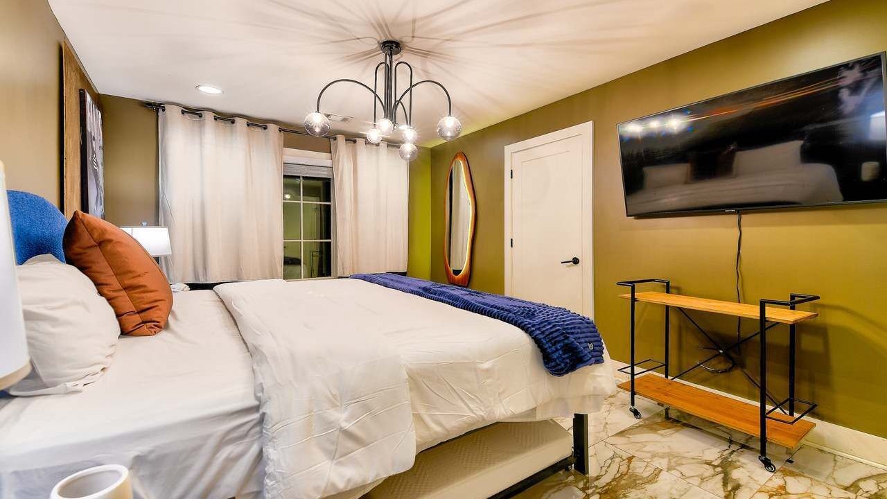Photo of Bedroom in Hillsboro West End