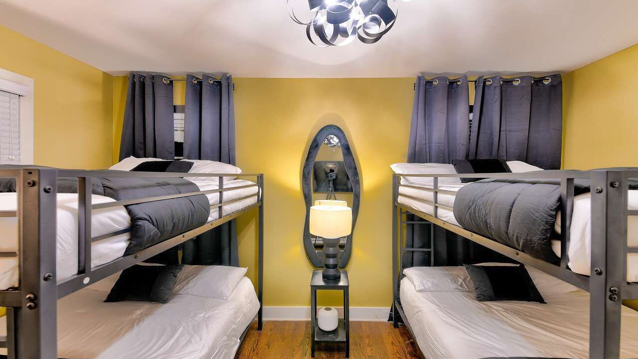 Photo of Bedroom in Hillsboro West End