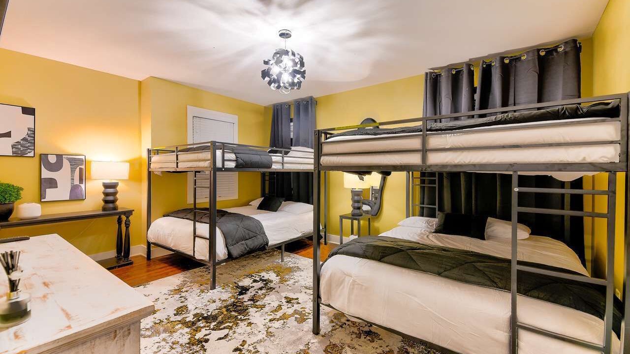 Photo of Bedroom in Hillsboro West End