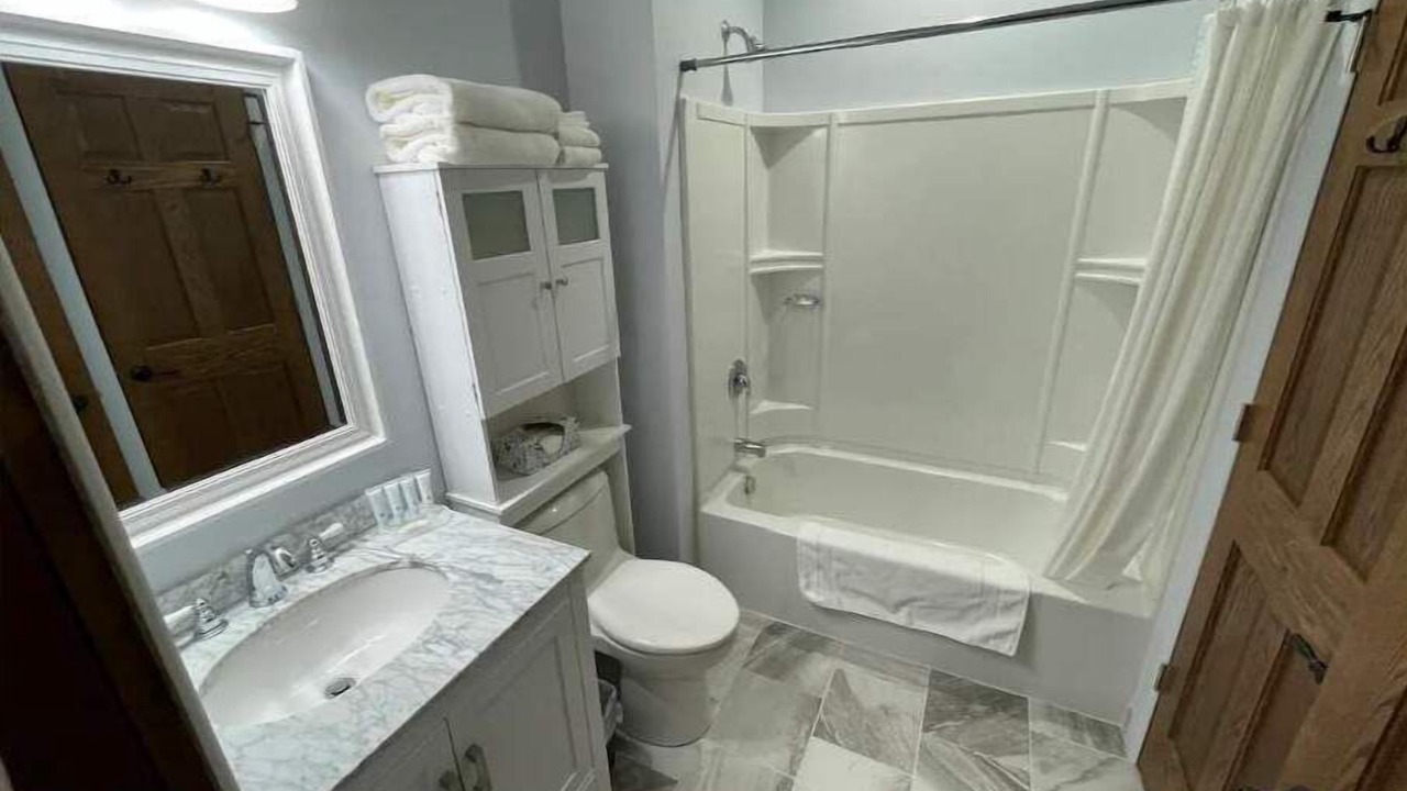 Photo of Bathroom in Warren