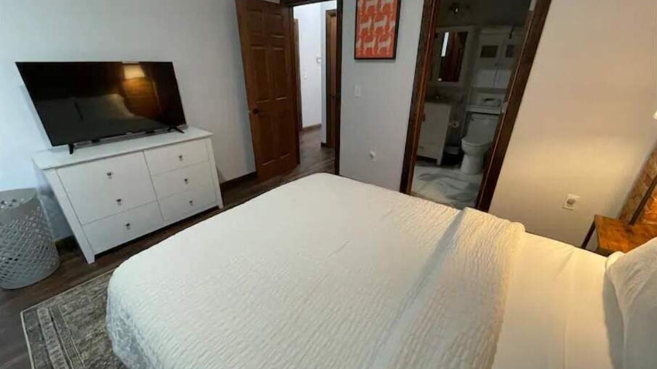 Photo of Bedroom in Warren