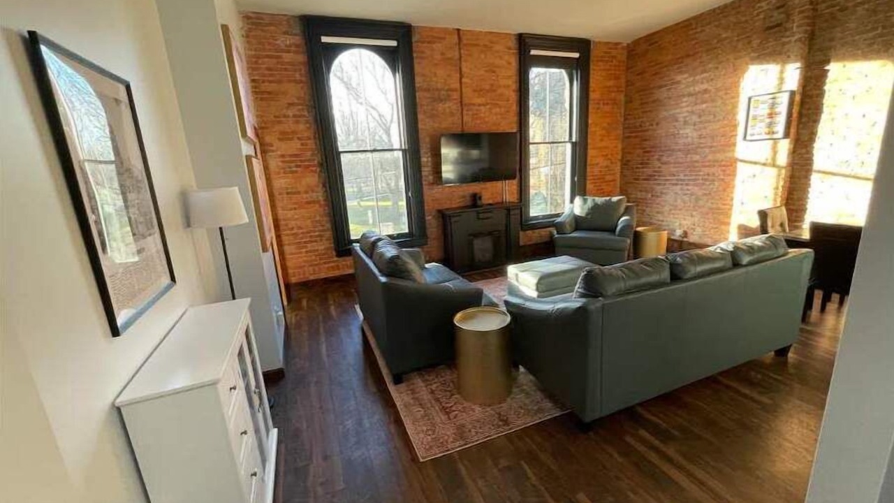 Photo of Livingroom in Warren