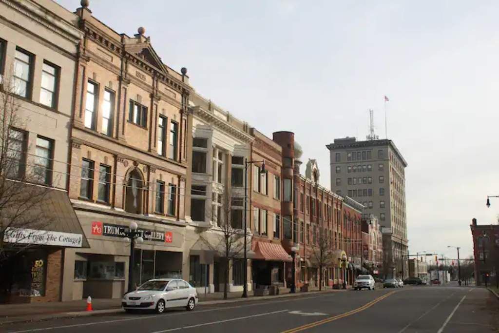 Photo of Others in Warren