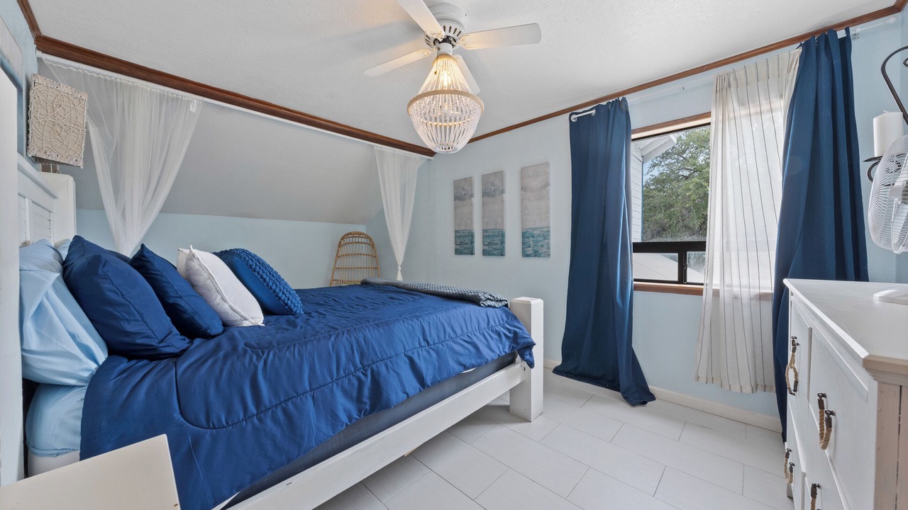 Photo of Bedroom in Leon Junction