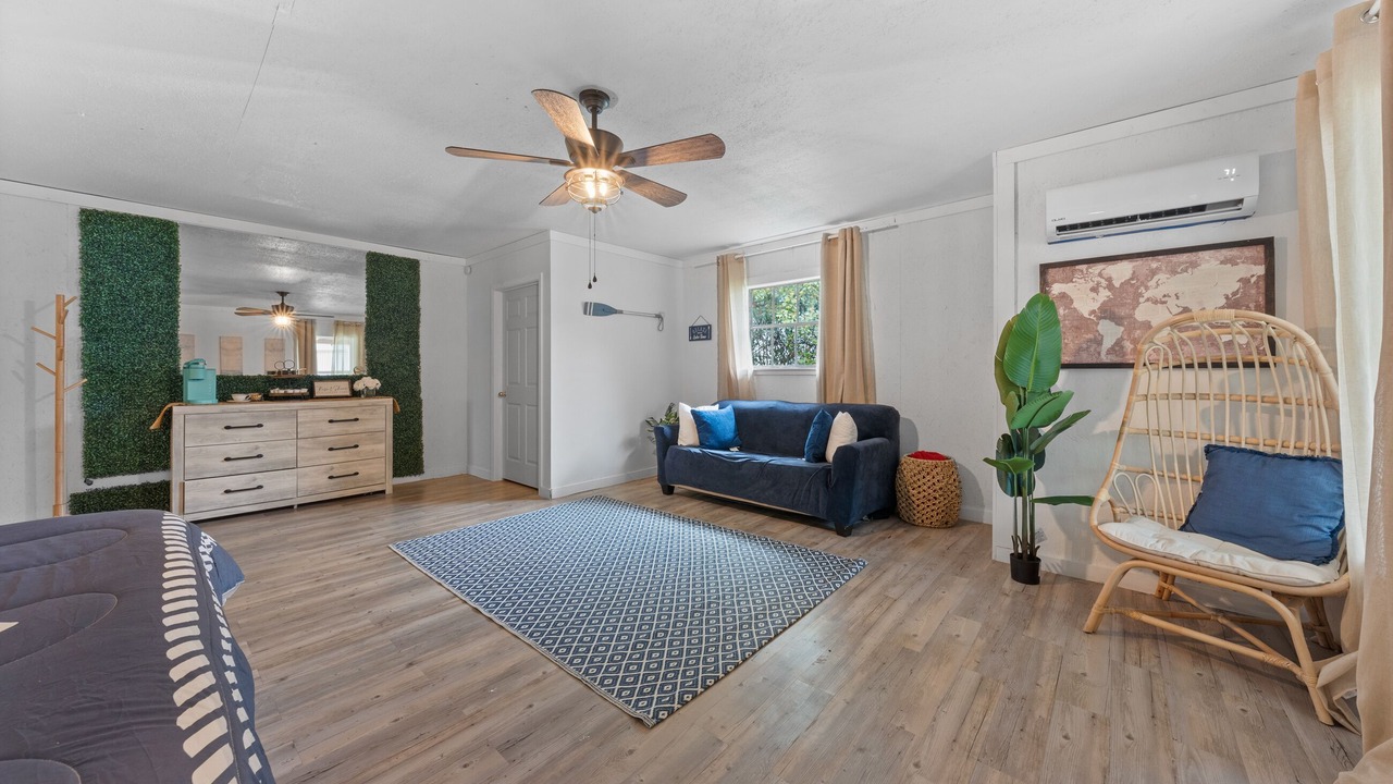 Photo of Bedroom in Leon Junction