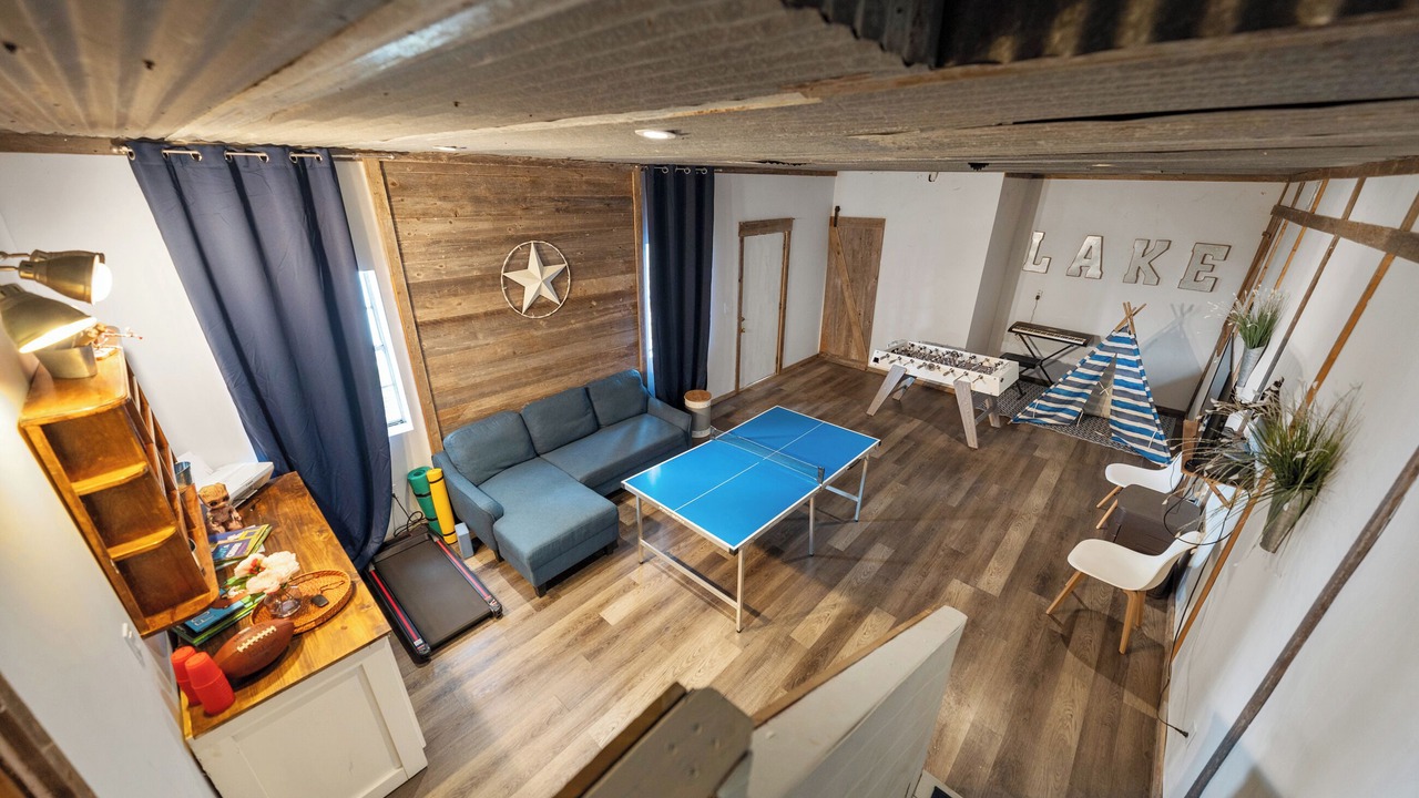 Photo of Livingroom in Leon Junction
