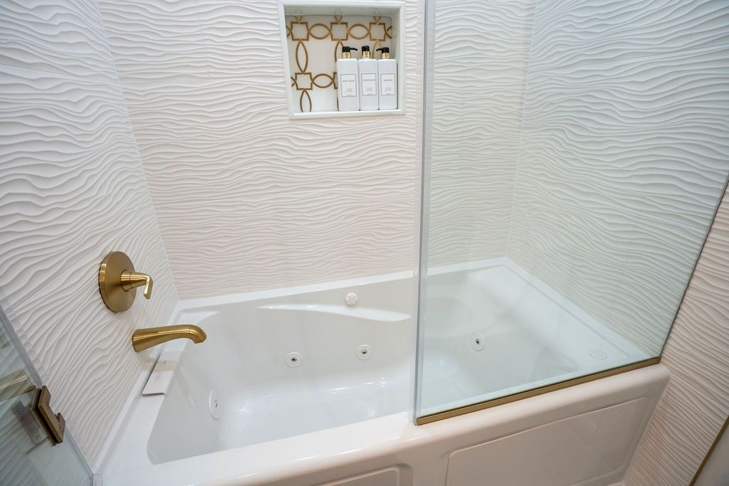 Photo of Bathroom in Alexandria West