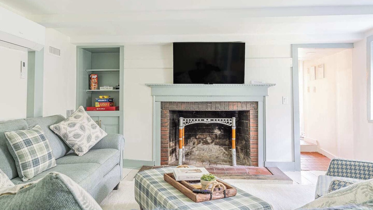 Photo of Livingroom in Town of Lloyd