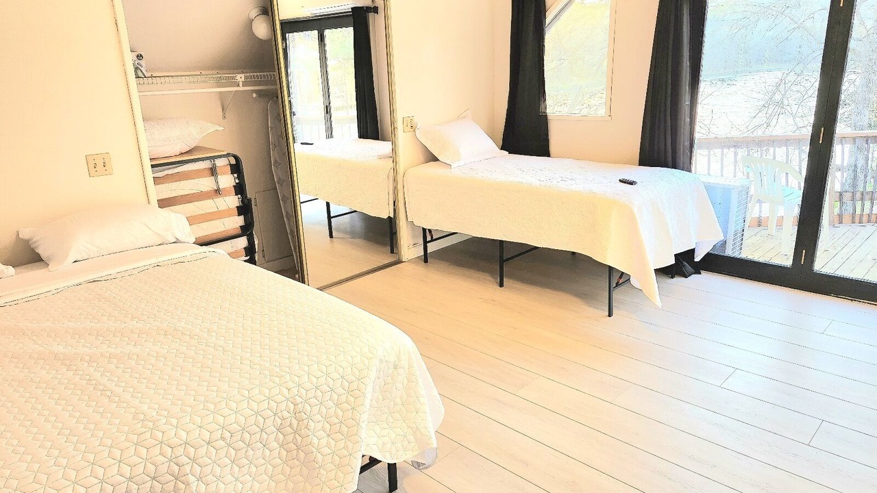 Photo of Bedroom in Lakeview