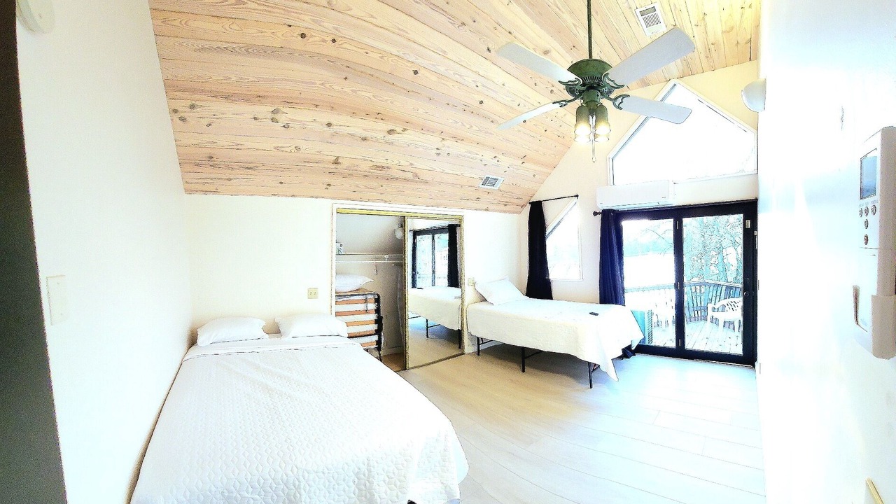 Photo of Bedroom in Lakeview