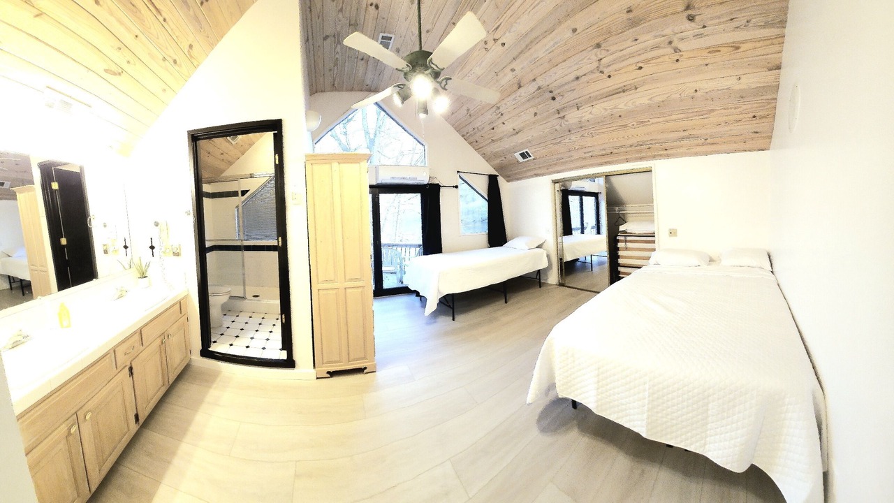 Photo of Bedroom in Lakeview