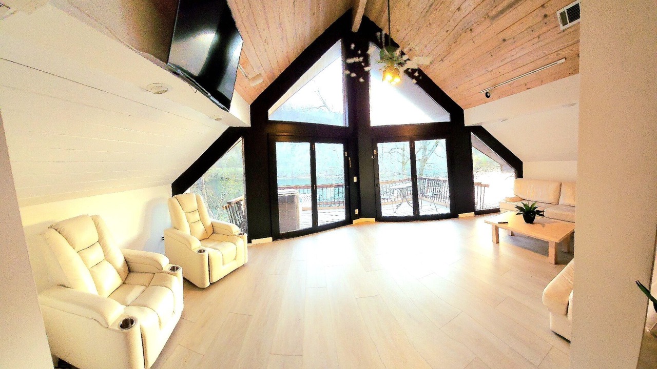 Photo of Livingroom in Lakeview