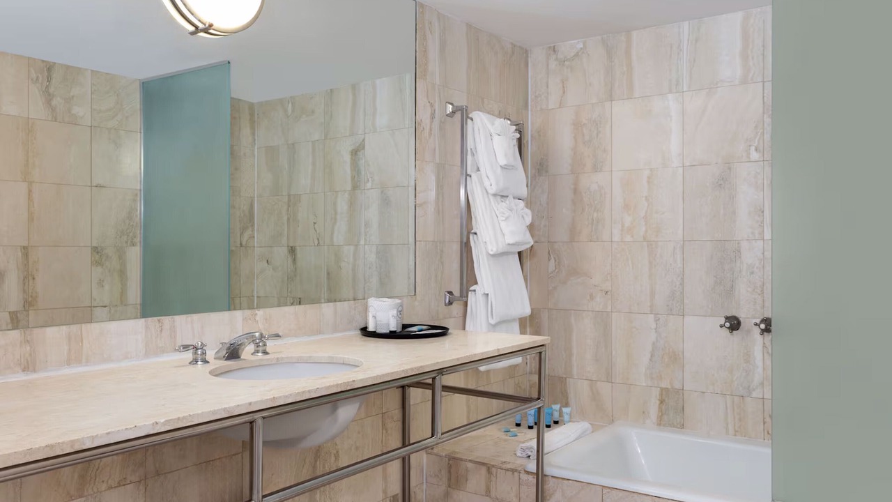Photo of Bathroom in Flamingo/Lummus