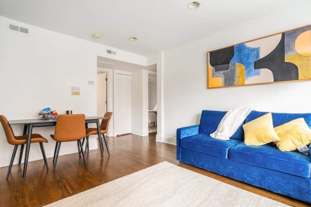 Photo of Livingroom in Rogers Park