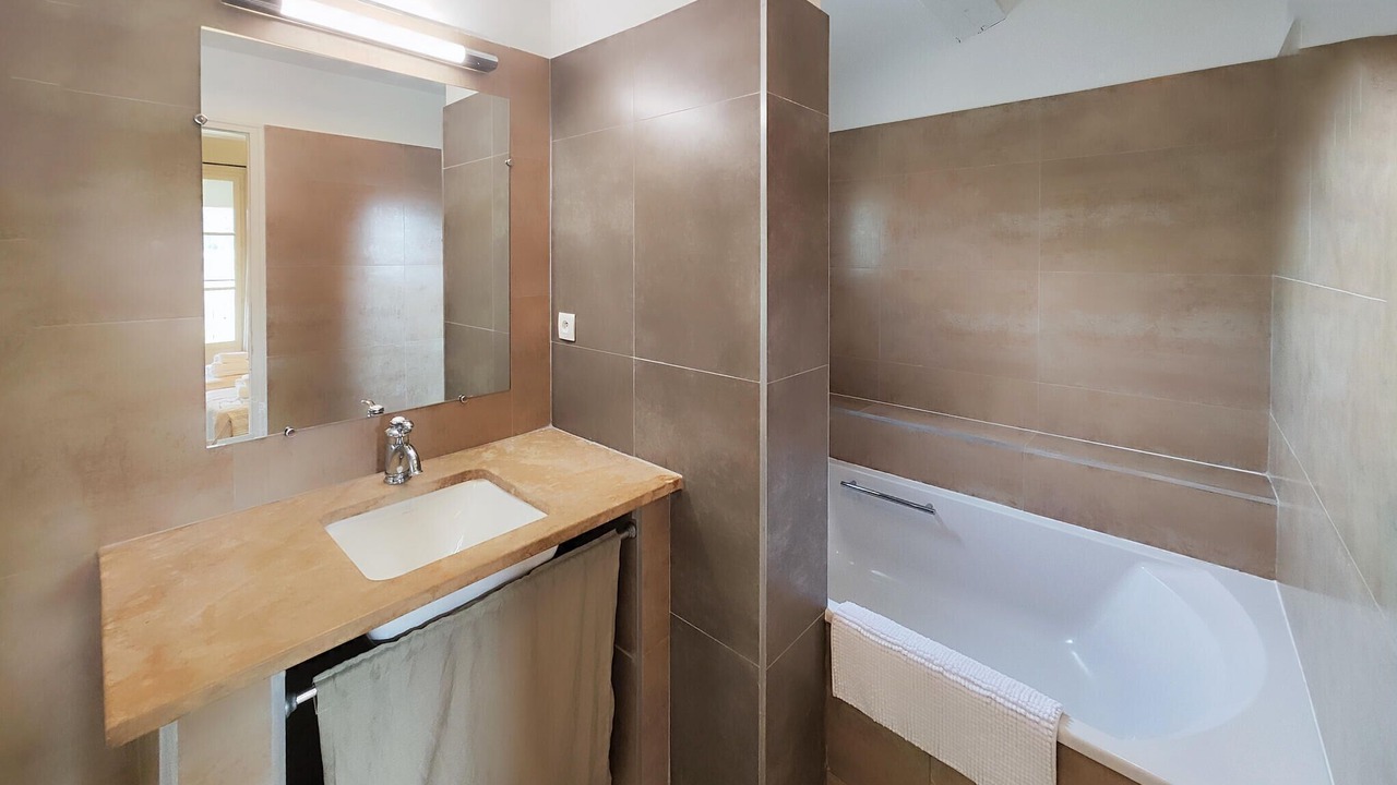 Photo of Bathroom in Saint-Laurent-de-la-Cabrerisse