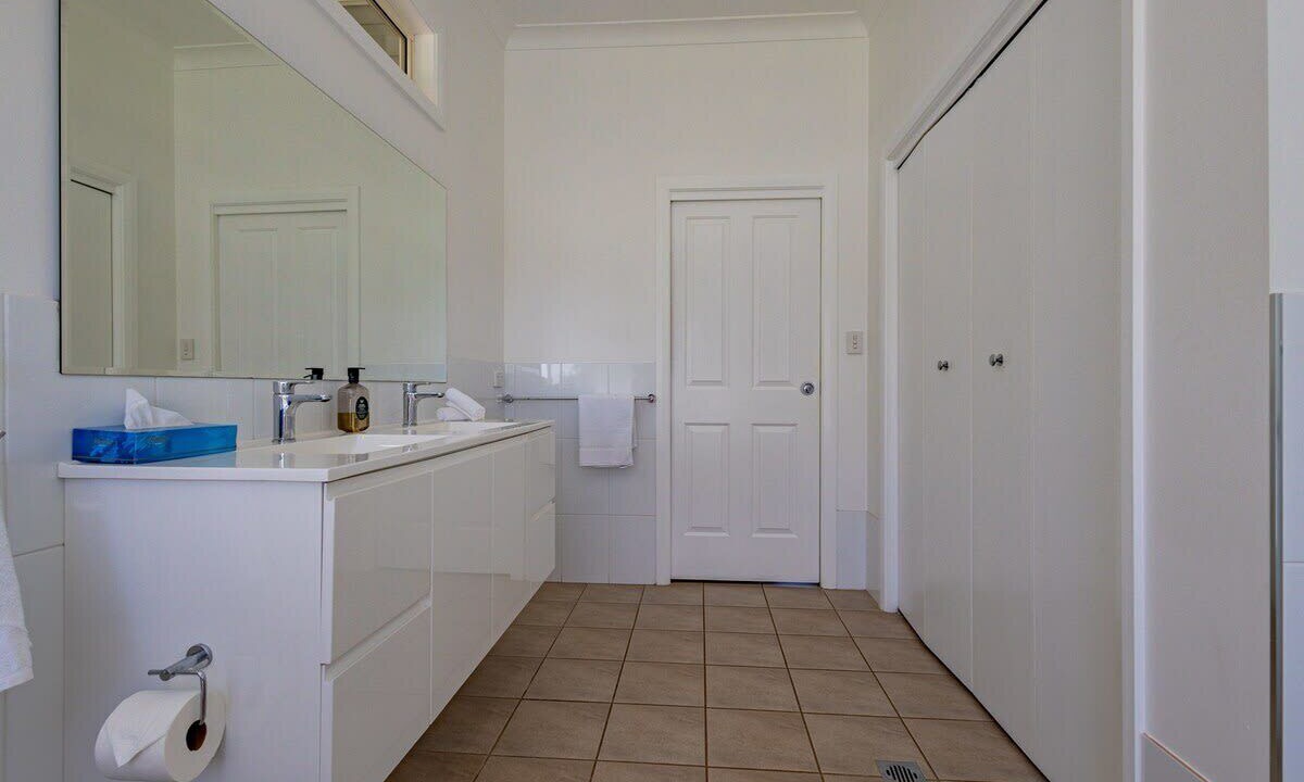 Photo of Bathroom in Dubbo East