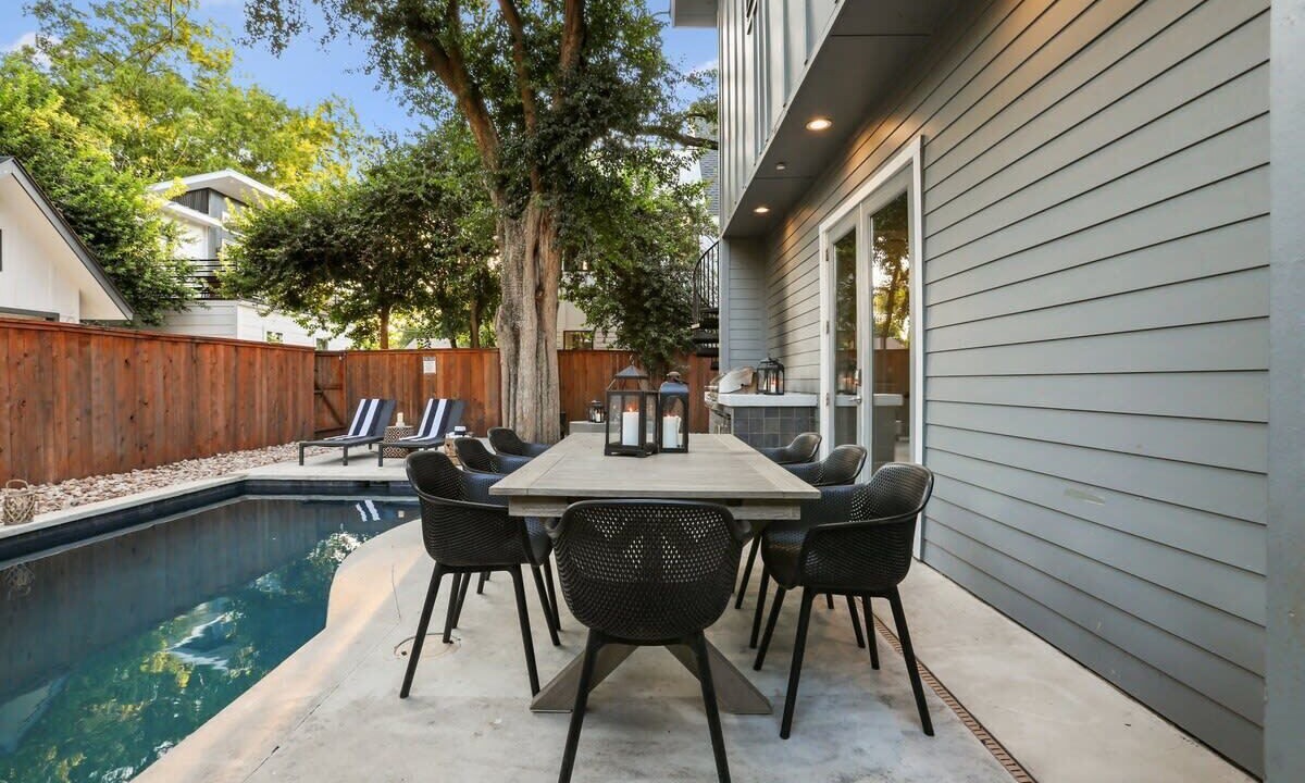 Photo of Outdoor in Govalle