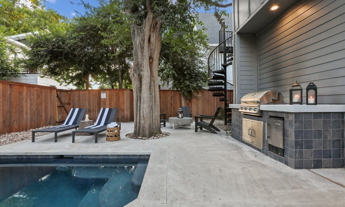 Photo of Outdoor in Govalle