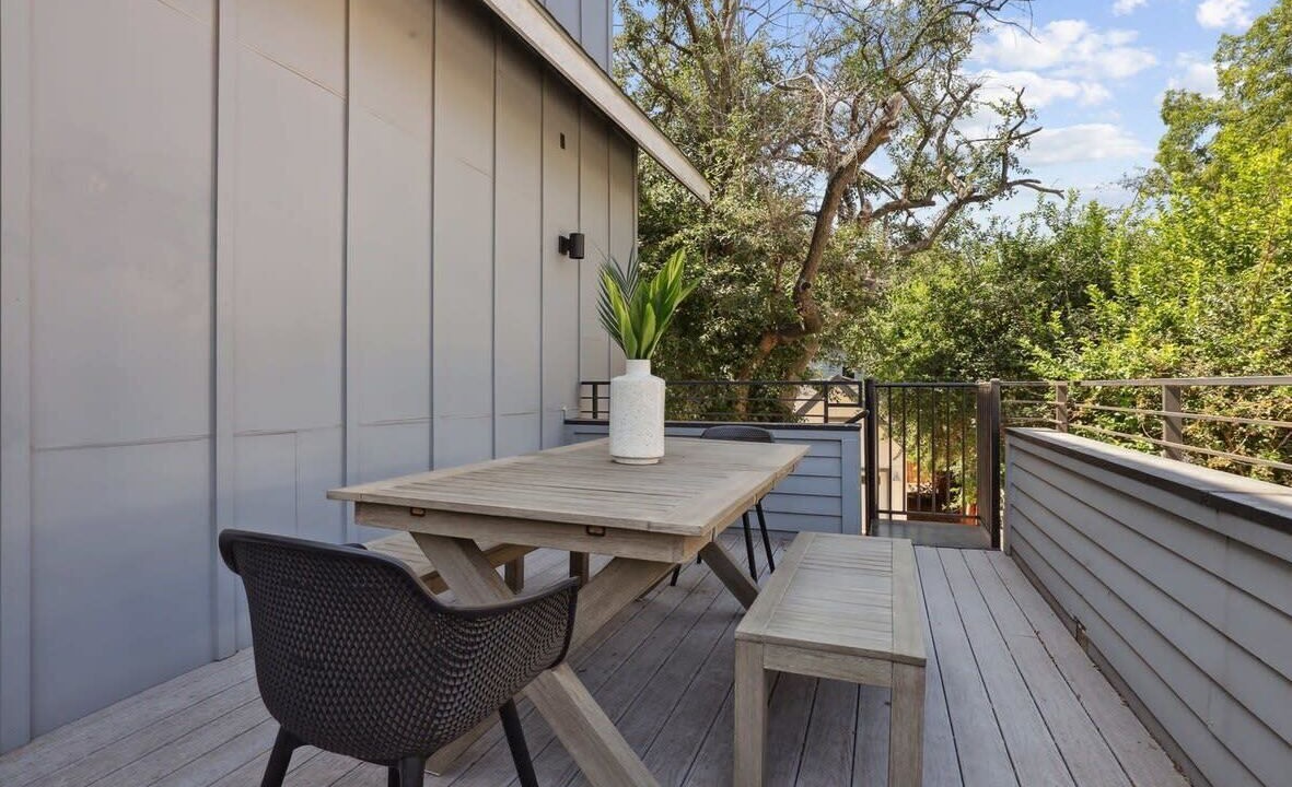 Photo of Patio Balcony in Govalle