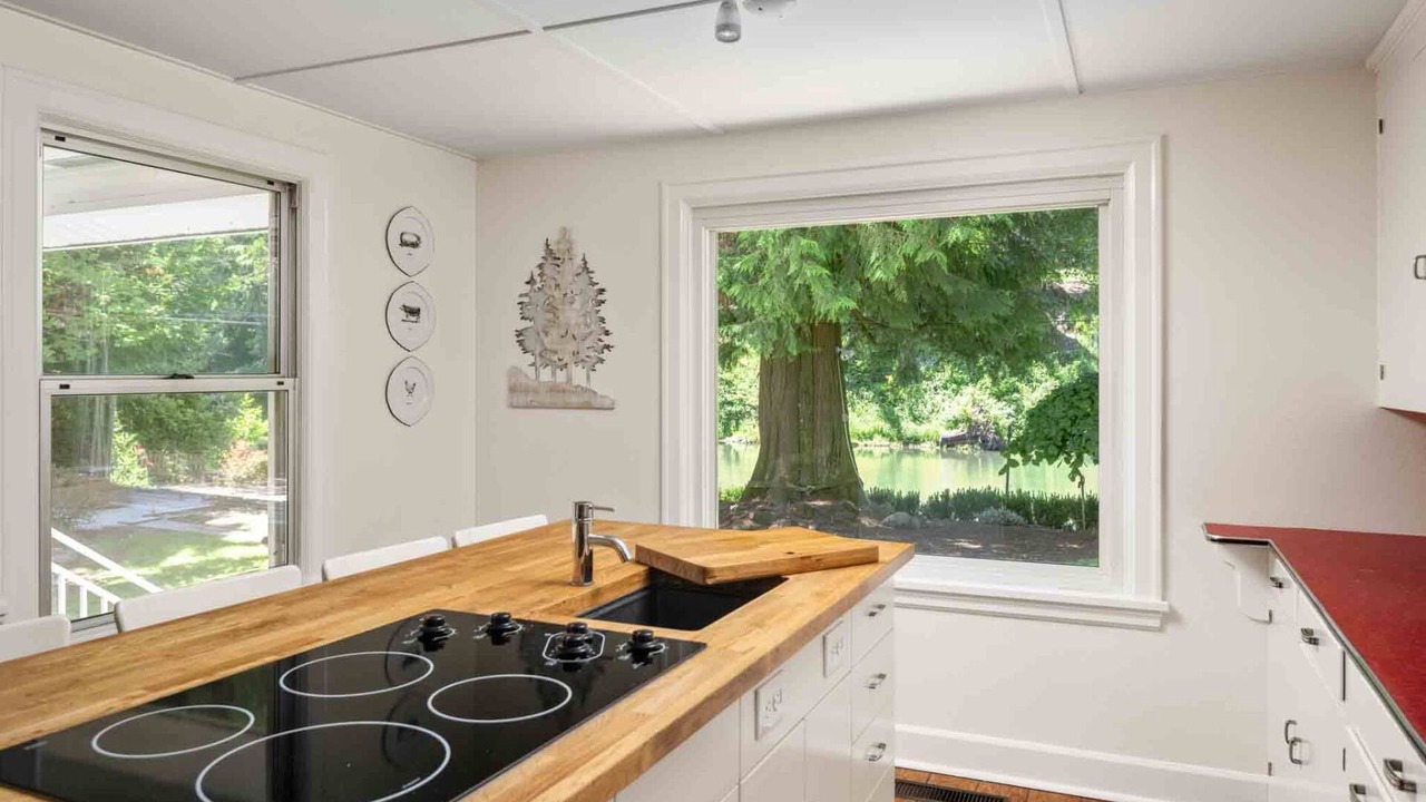 Photo of Kitchen in Stafford - Tualatin Valley