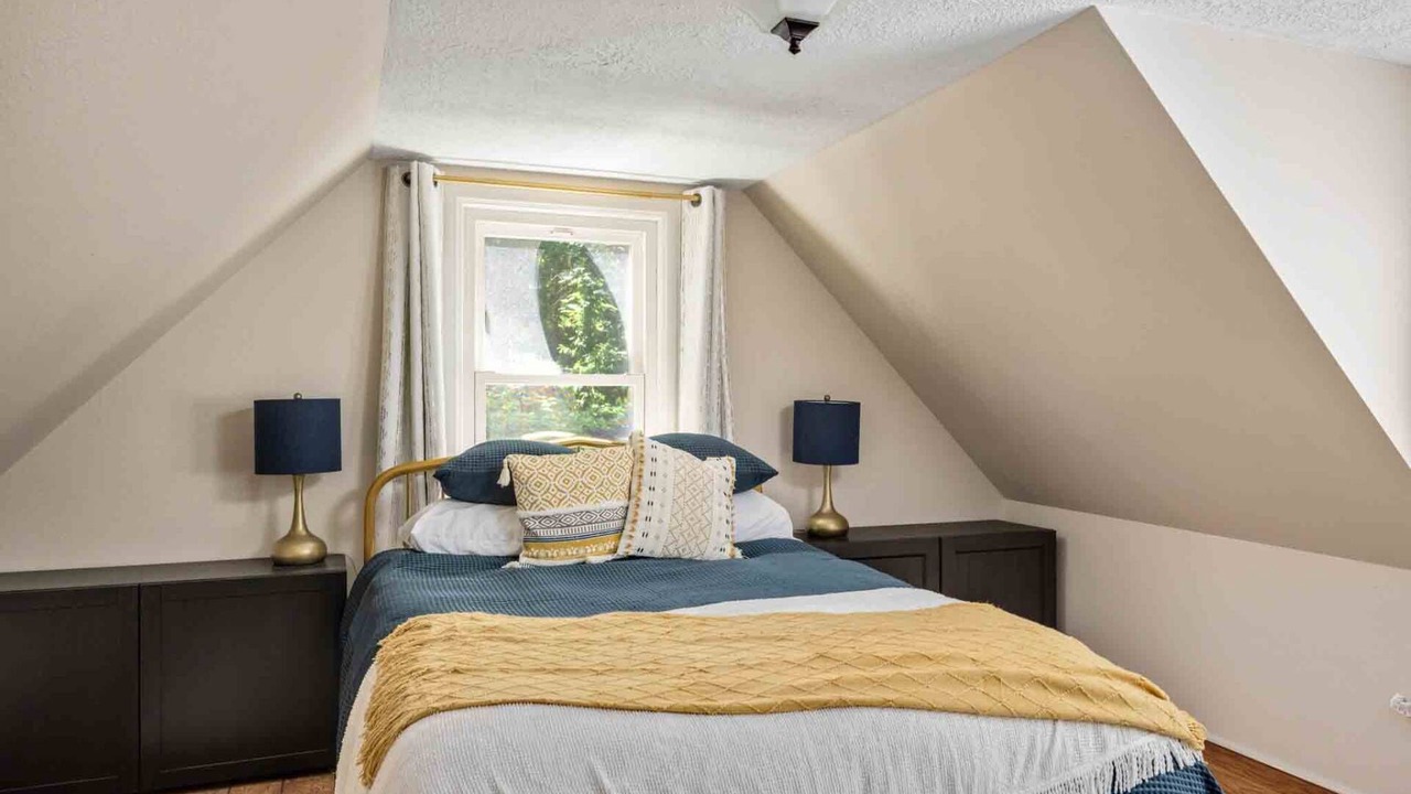 Photo of Bedroom in Stafford - Tualatin Valley