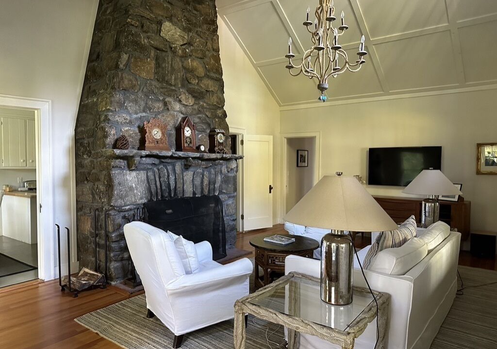 Photo of Livingroom in Monterey