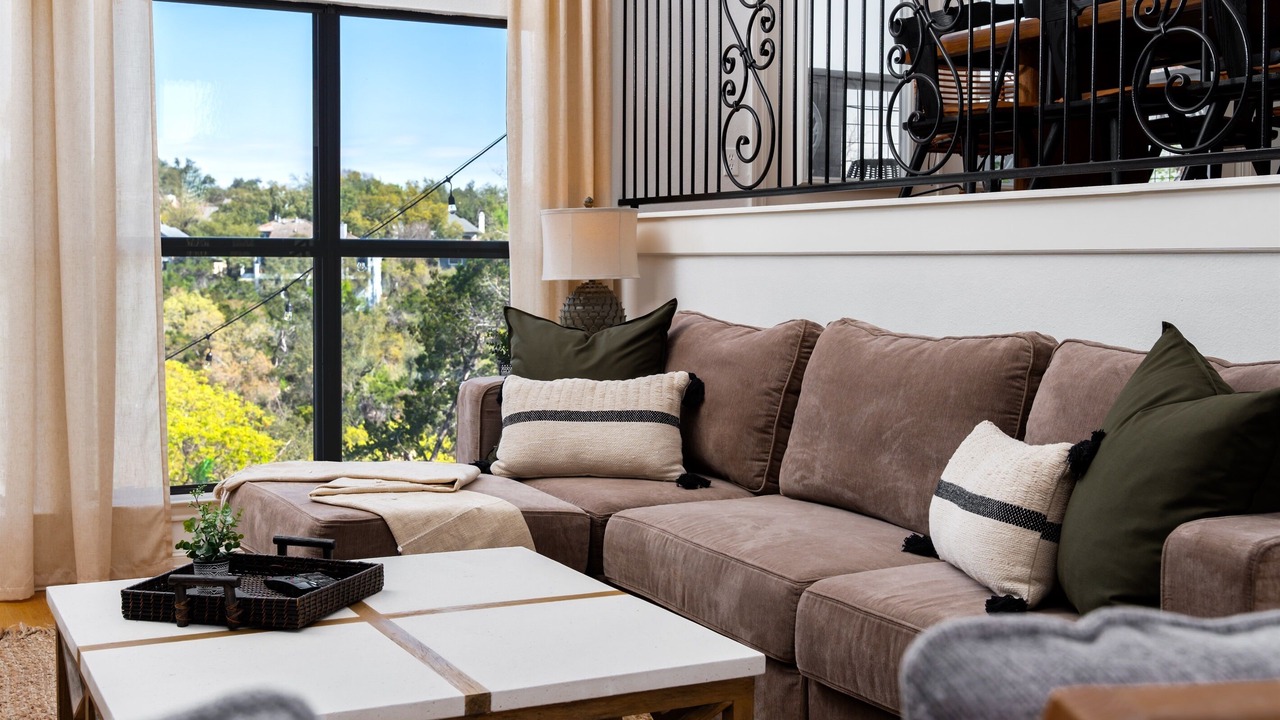 Photo of Livingroom in Austin Hills