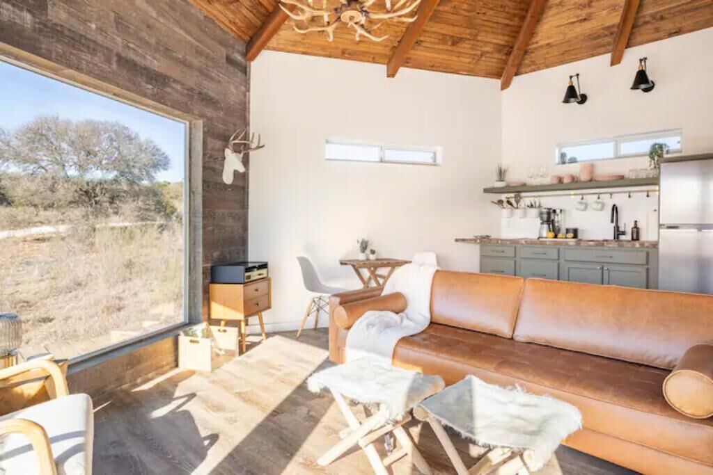 Photo of Livingroom in Fredericksburg