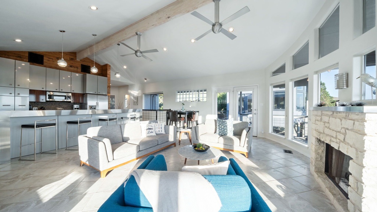 Photo of Livingroom in Lago Vista